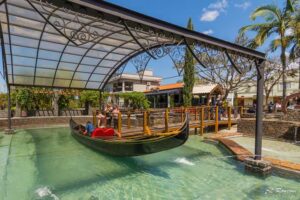 Gôndola fechada. Confira as dicas do que fazer em Nova Veneza