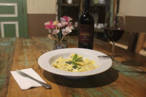 As noites da Bodega do Zeca fazem sucesso em Nova Veneza